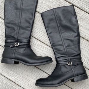 LC Lauren Conrad black boots